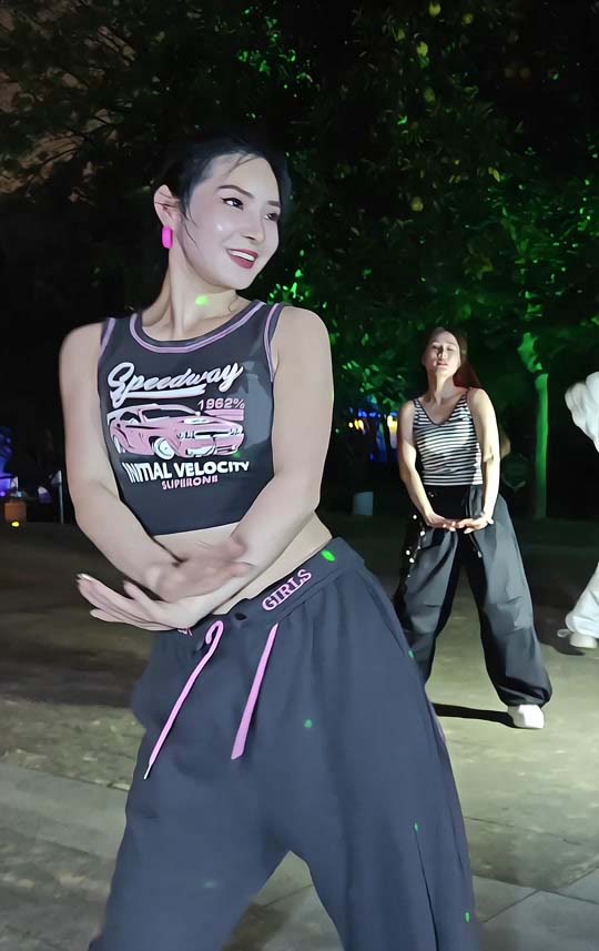 舞蹈小白友好｜11.27交友主题摇摆舞体验课